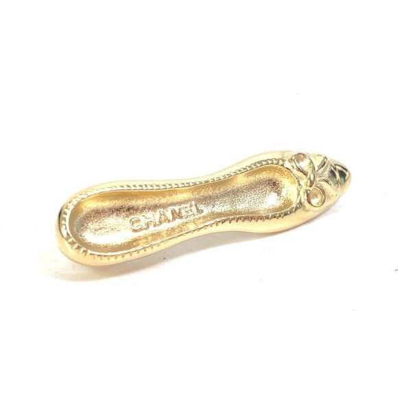 CHANEL Gold Brooch